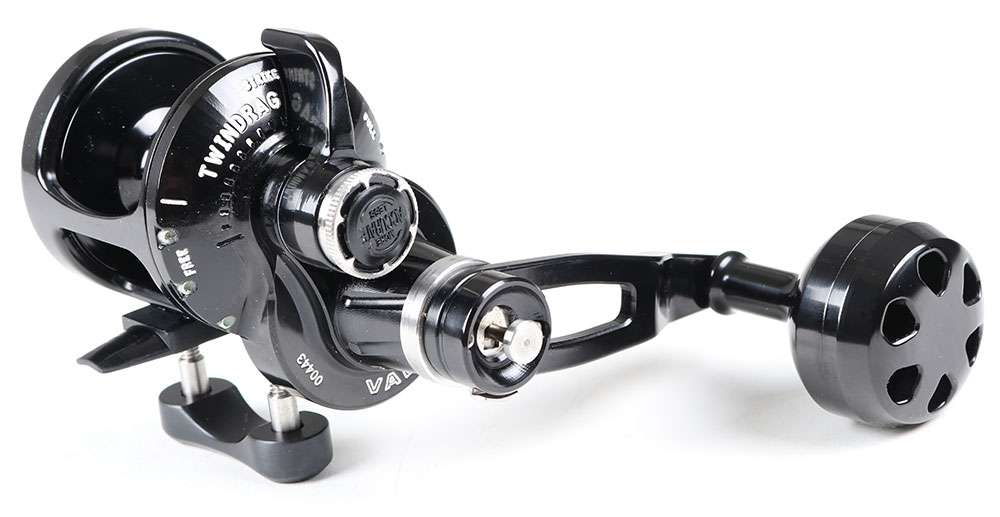 Boss Variant bv-400l-bLeftHand Black Conventional Reel : Sports & Outdoors  