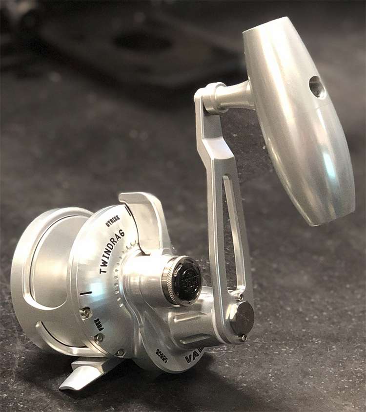 Accurate BV-300-SPJ Boss Valiant Slow Pitch Reel - TackleDirect